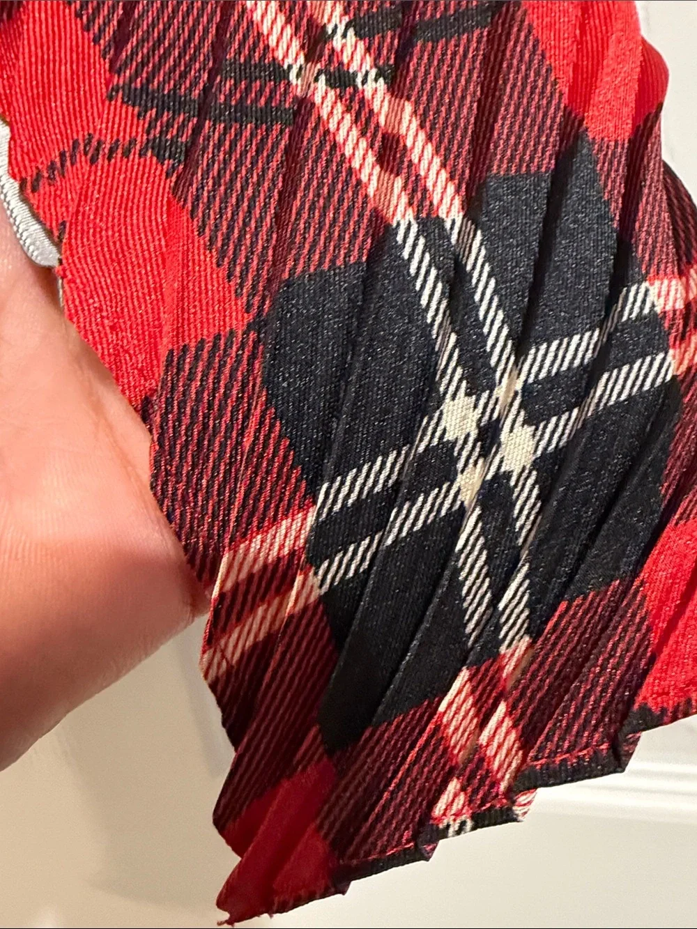 Lauren Ralph Lauren Red Black Plaid Pleated  Scarf